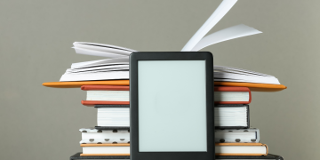 Selling E-books: Platforms and Strategies